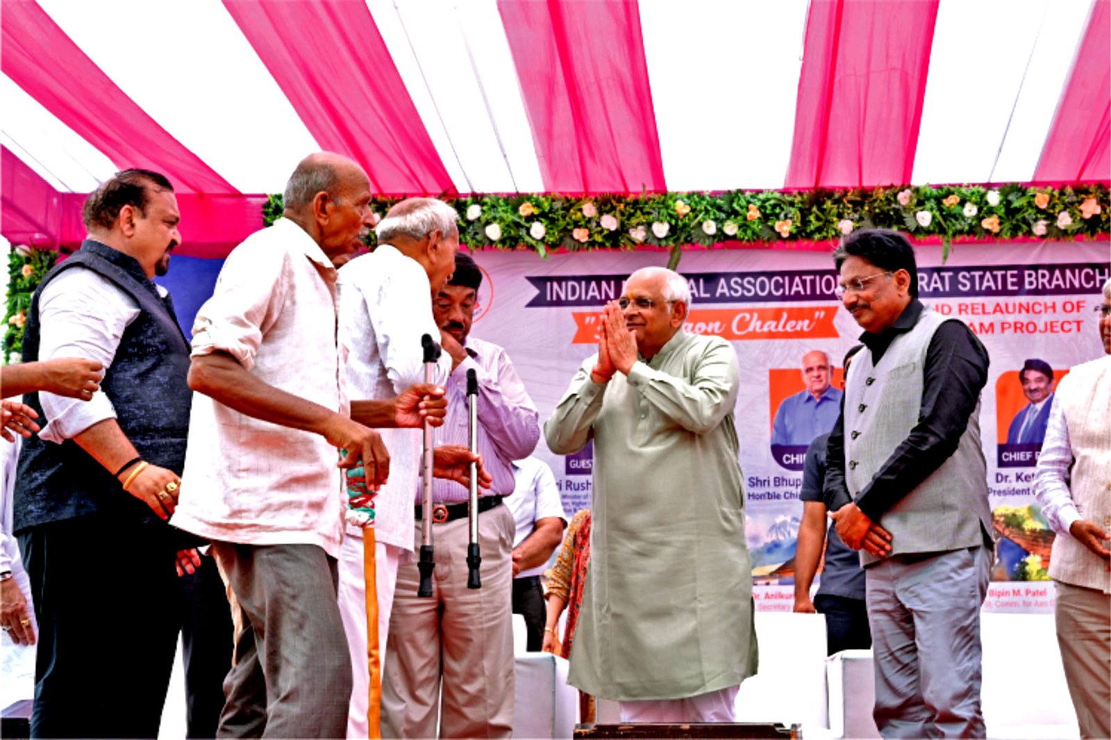 Briefing session on hygiene and preventative care in Sardhav.